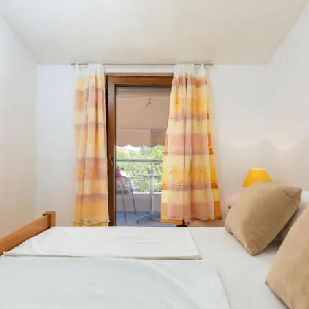 Manda - One Bedroom With Terrace A4 *